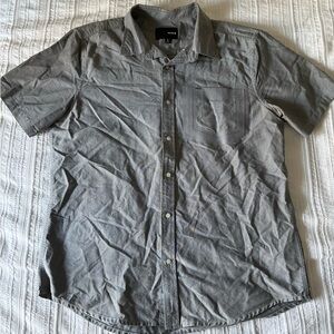 Hurley Men's Short Sleeve Button-Down Shirt in Gray